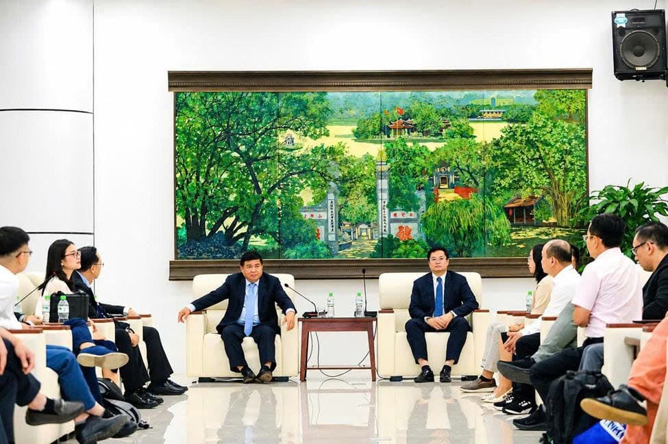 Lanh dao HDP HOLDINGS tham gia dien dan chinh sach khoa hoc cong nghe tai NIC
